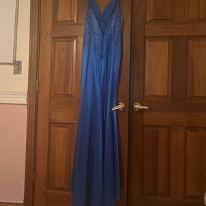 Elegant Blue Evening Gown
